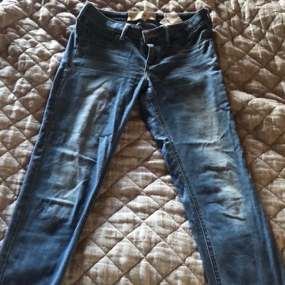 Hollister Jeans! Medium wash